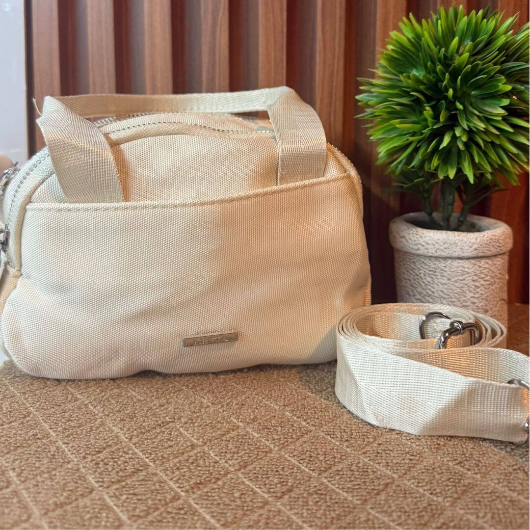 Bandolera Siena 👜– Elegancia práctica en tamaño compacto